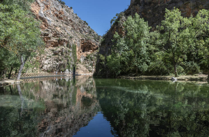 Zaragoza - Nuévalos 36 - monasterio de Piedra - lago del Espejo.jpg